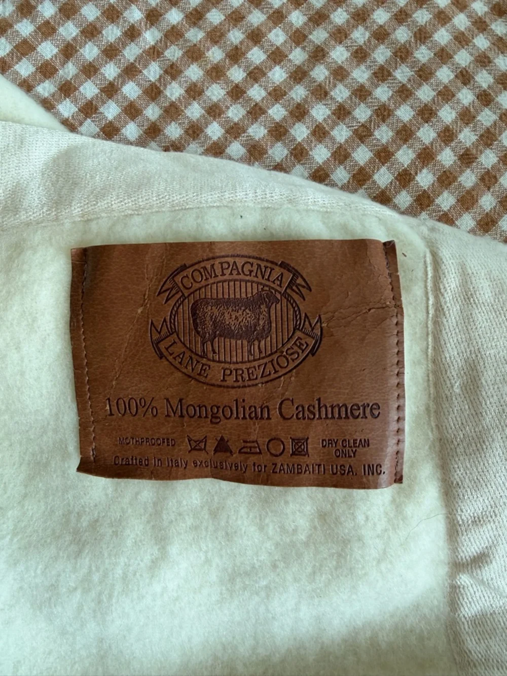 Compagnia Lane 100% Mongolian Cashmere Cream Blanket with Lion Embroidery - Picture 7 of 7